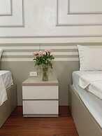 Sword Lake hostel and Spa