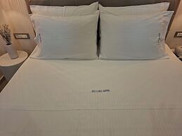 SIDONIA SUITE