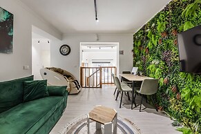 Green Luxe Suite 1 Private Hot Tub