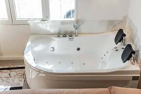 Green Luxe Suite 1 Private Hot Tub