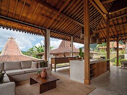 Tebola Joglo Villas