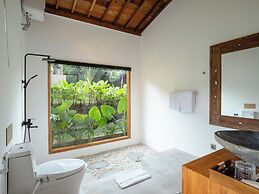 Tebola Joglo Villas