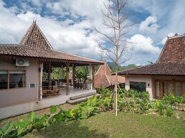 Tebola Joglo Villas