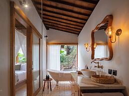 Tebola Joglo Villas