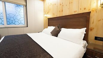 Wisteria Chalet