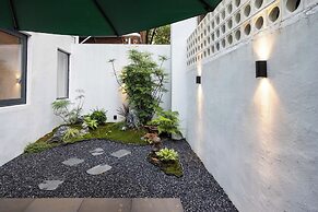 Yi Nian Fangcun Hotel