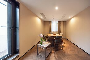 Yi Nian Fangcun Hotel
