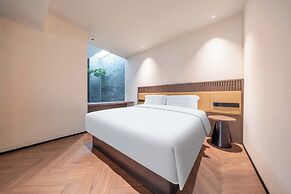 Yi Nian Fangcun Hotel