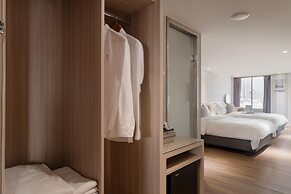 ElEnce Hotel