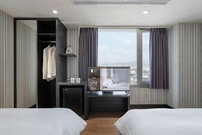 ElEnce Hotel