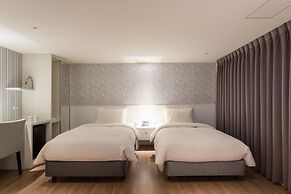 ElEnce Hotel