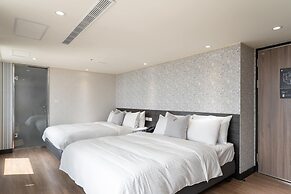 ElEnce Hotel