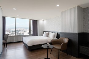 ElEnce Hotel