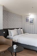 ElEnce Hotel