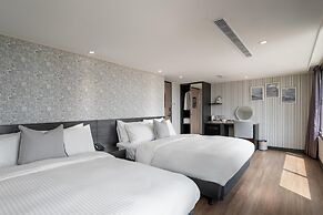 ElEnce Hotel