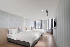 ElEnce Hotel