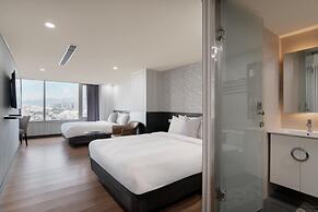 ElEnce Hotel