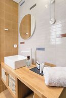 13 Keys Suites