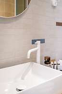 13 Keys Suites