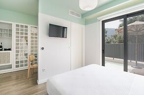 13 Keys Suites