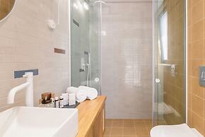 13 Keys Suites