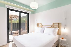 13 Keys Suites