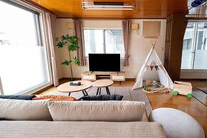 Nakamachi House