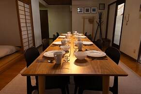 Nakamachi House