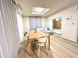 Warashibe House