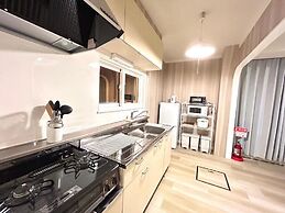 Warashibe House