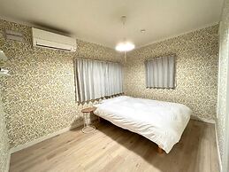 Warashibe House