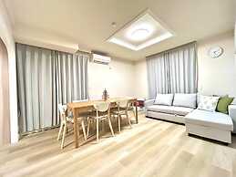 Warashibe House