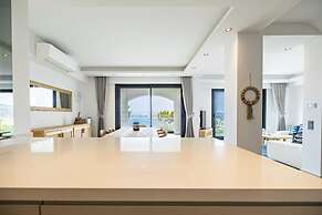 Stunning Villa With Private Pool and Luxuriest Views