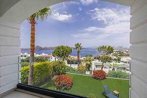 Stunning Villa With Private Pool and Luxuriest Views