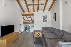 Riva's Rooftop Retreat