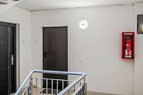 The Green Corner Apartment With Balcony
