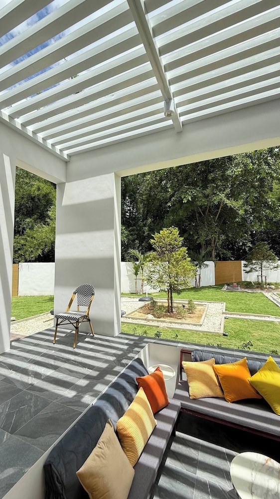 De Flourishing Hill Escape, Cha Am