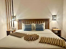 CEZERE THE PALM HOTEL