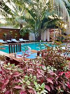CEZERE THE PALM HOTEL