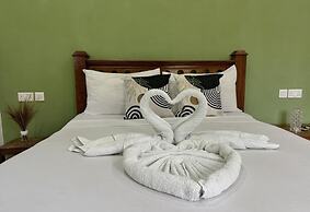 CEZERE THE PALM HOTEL