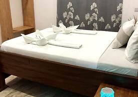 CEZERE THE PALM HOTEL