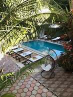 CEZERE THE PALM HOTEL