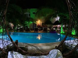 CEZERE THE PALM HOTEL