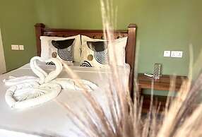 CEZERE THE PALM HOTEL
