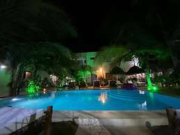 CEZERE THE PALM HOTEL