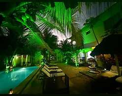 CEZERE THE PALM HOTEL