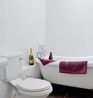 Grofftau Cottage - Sleeps 4 & Free Parking