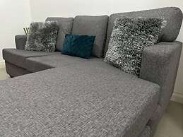 Modern 1BR Condo in Kingston
