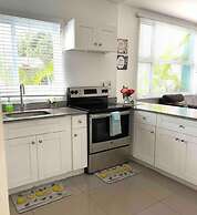 Modern 1BR Condo in Kingston