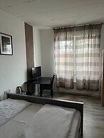 Art Rock Airport Hotel